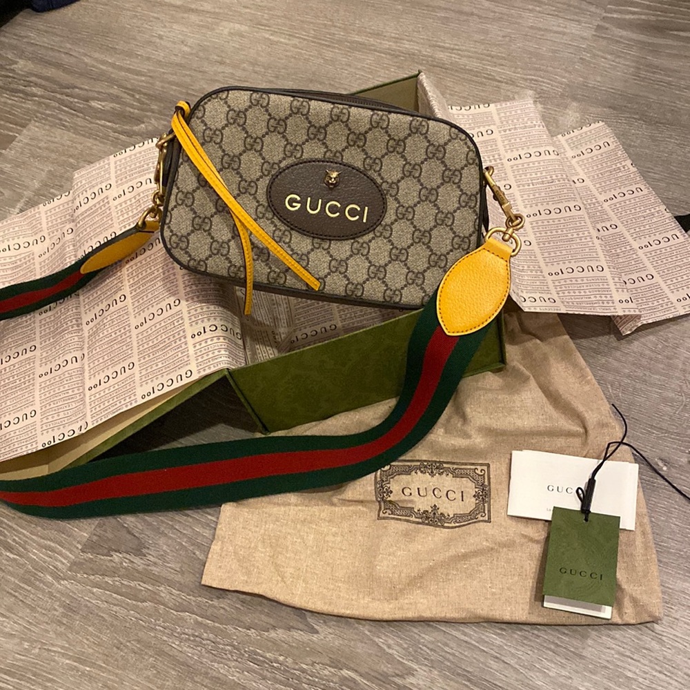 NWT gorgeous “Neo vintage GG Supreme Messenger”.